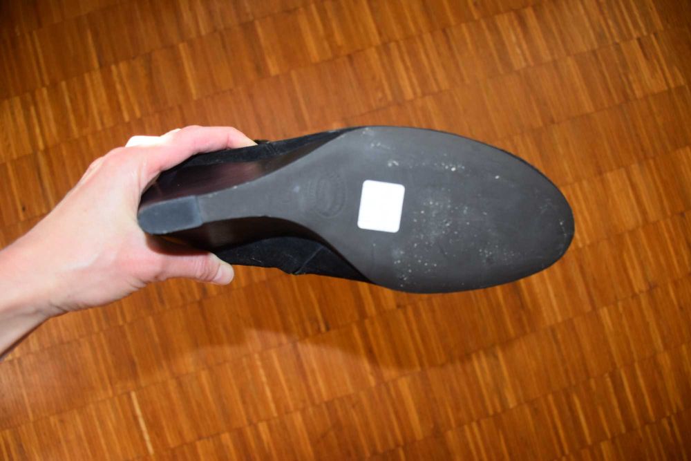 НОВИ дамски кожени ботуши от Италия, велур