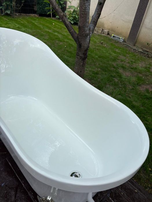 Vand cada freestanding acril Bella (Regata) -Ca nouă