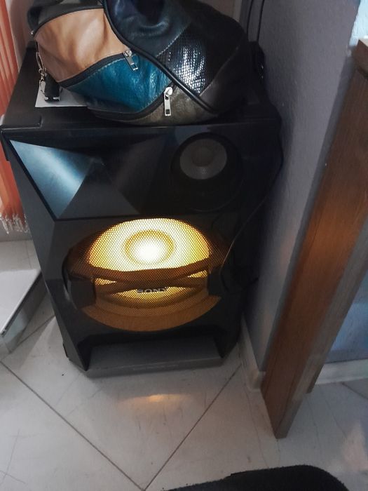 Продавам Сони шейк 33