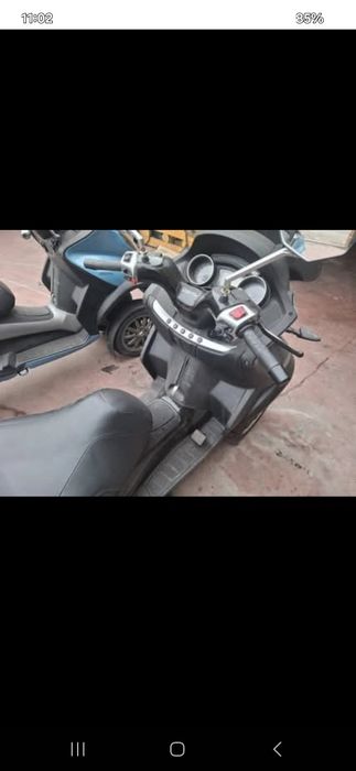 Vand Piagio D300 cel.negru și D250 Cel albastru