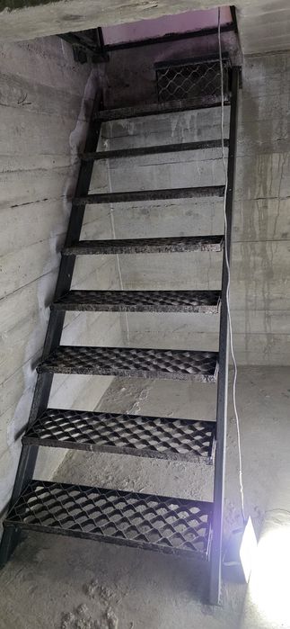 Vand grilaje de otel pt scări sau canale model fagure foarte rezistente de 100 x 55 x 5 x 5mm