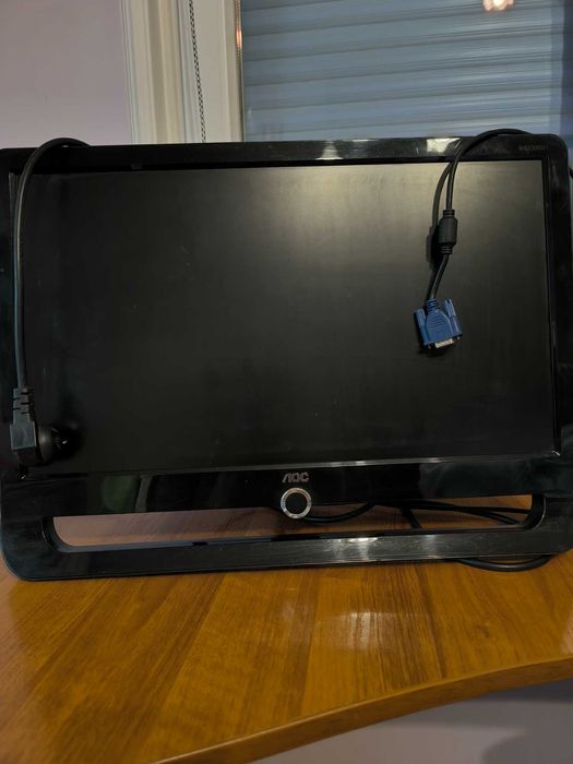 Монитор AOC 22" Full HD