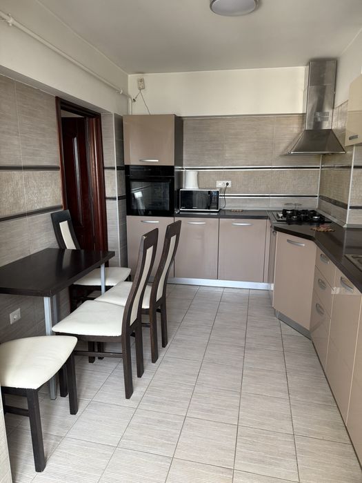 Apartament 4 camere de inchiriat Ultracentral Palas