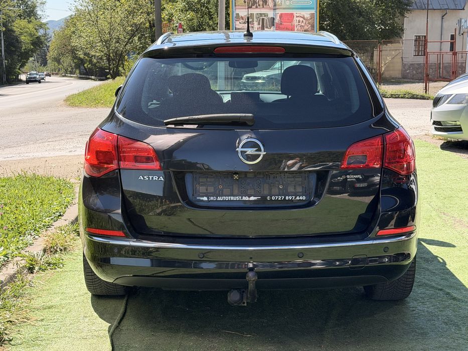 Opel Astra J 2014 si in Rate
