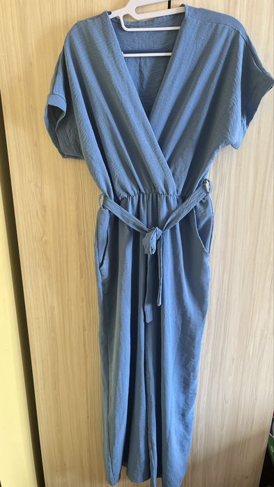 Гащеризон, син с V-образно  деколте и роклички