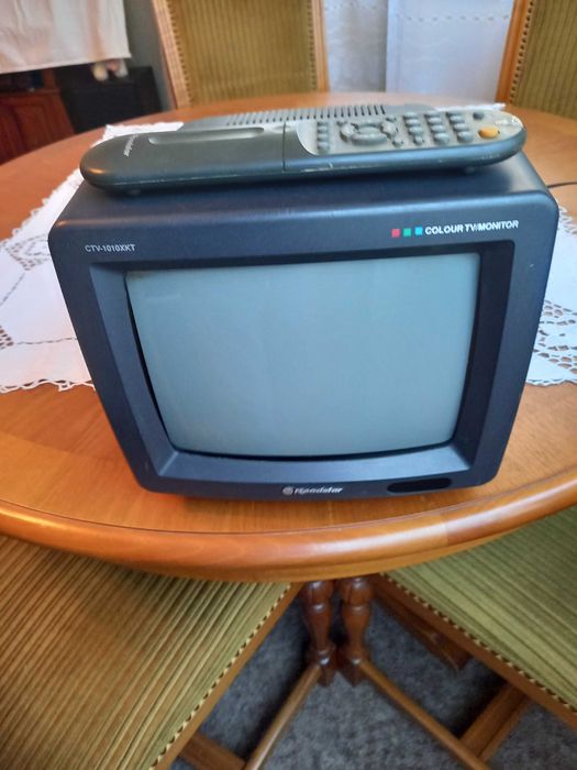 Tелевизор 12v/24V/220V