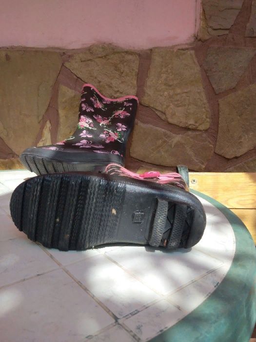 Детски гумени ботуши, нови, последни Итальянски са, фирма Тино.