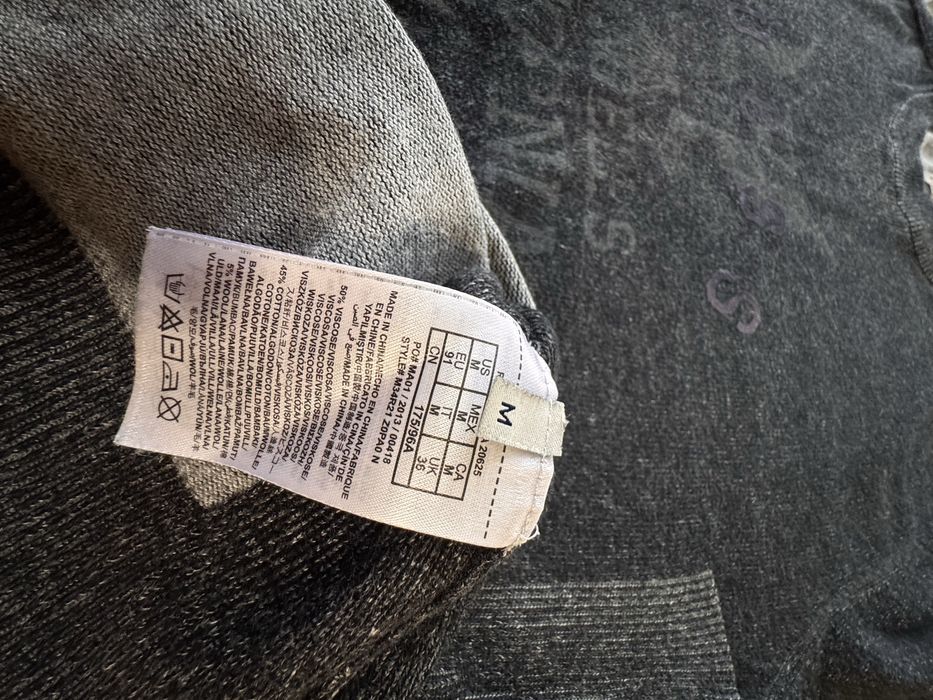 GUESS Пуловер • Размер M