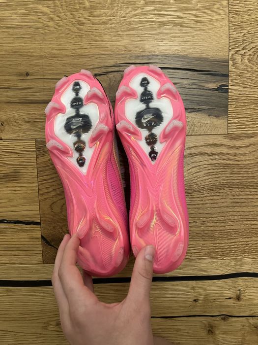 Ghete de fotbal nike air max roz