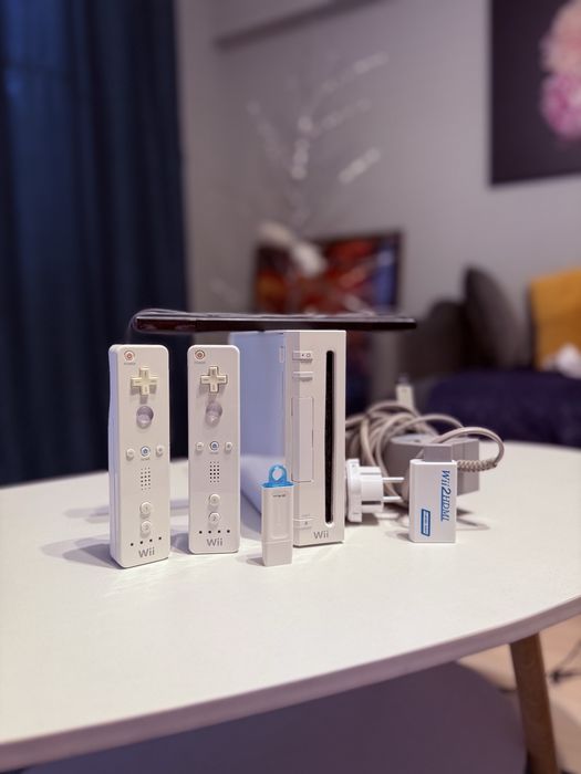 Nintendo Wii Modat, Stick Usb cu jocuri, 2 manete, HDMI