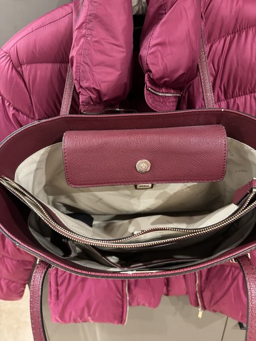 Чанта от еко кожа Guess