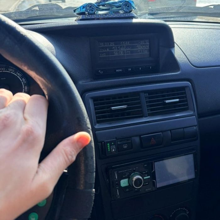 Продается приора 2 поколения!