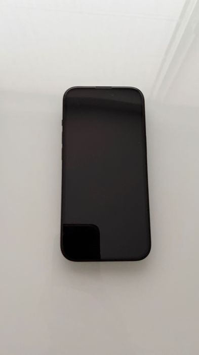 iPhone 15 128GB - Black | Всичко работи (Пукнат дисплей)