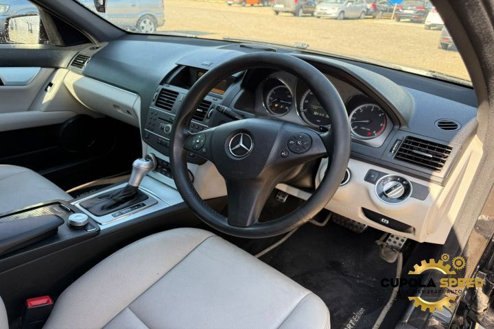 Usa / Portiera spate stanga culoare 197 Negru Obsidian Mercedes-Benz