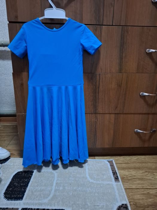 Продам платья на девочу