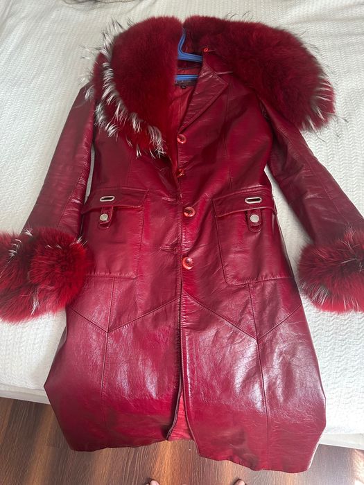 Отдам вещи шуба кожаный плащ