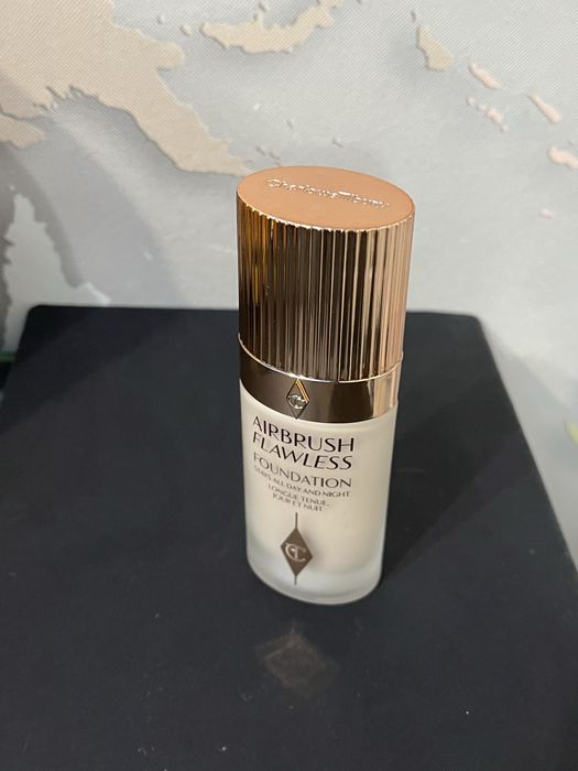 Тоналка Charlotte Tilbury 02 neutral