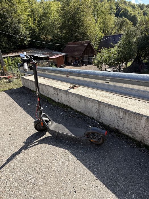 Vând trotineva electrica Navee V40i sau schimb cu un kukirin A1 sau g2