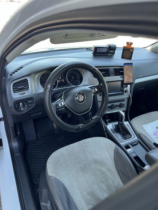 Vând Taxi cu Licenta valabila pana in 2030