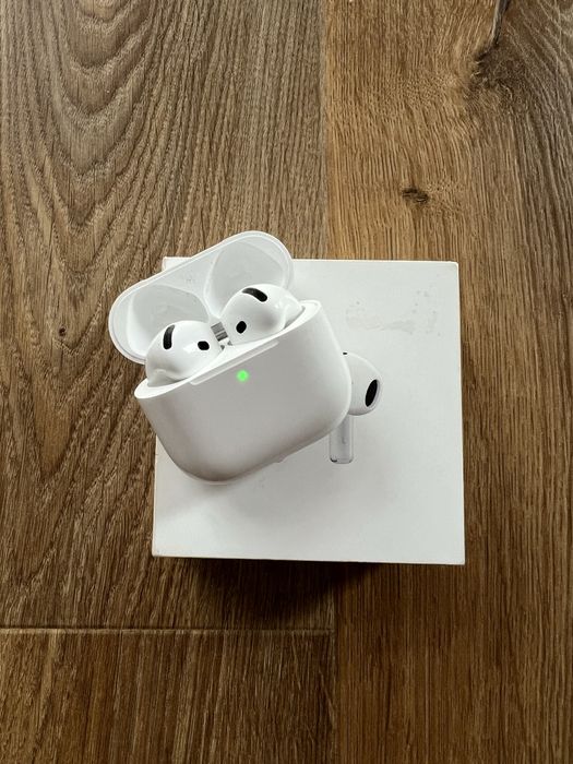 Слушалки Airpods 4