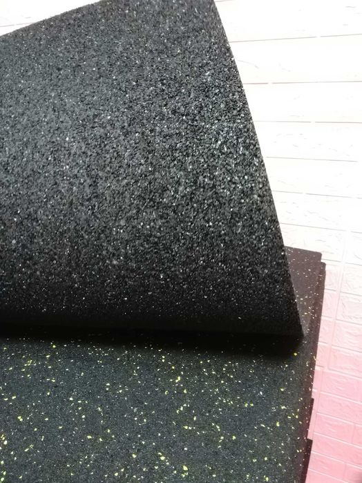 Гумена настилка/Каучукова Фитнес Плоча 100x100x2см- Жълти пръски