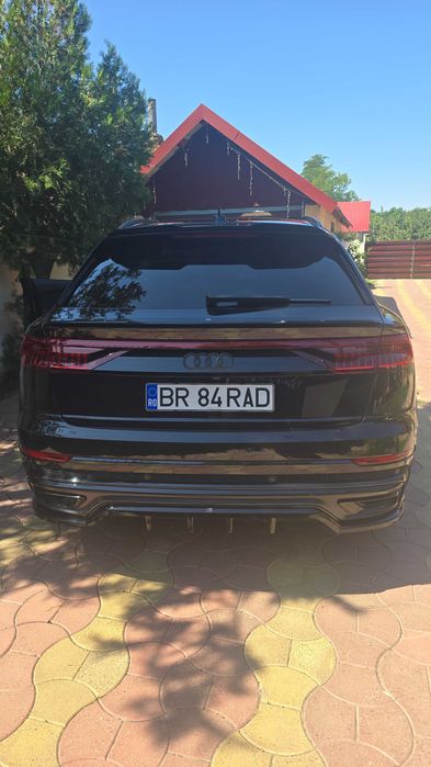 De vanzare Audi Q8
