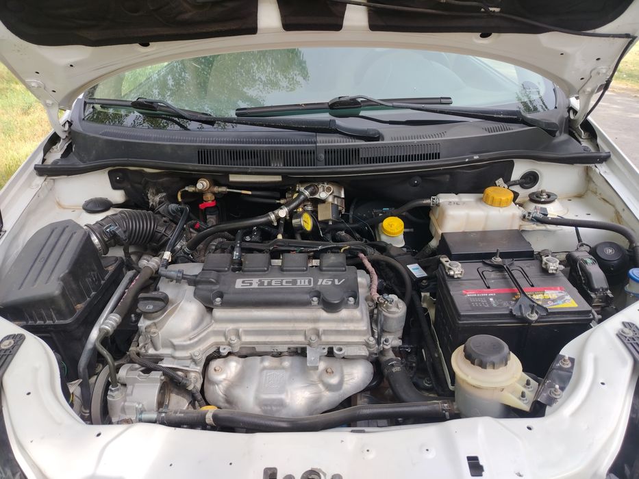 Нексия 3 беживий салон