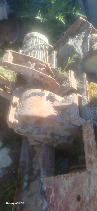Reductor cu motor cala rulare pod macara