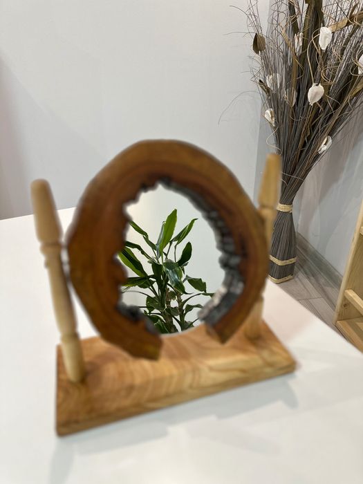 Oglindă decorativă de lemn