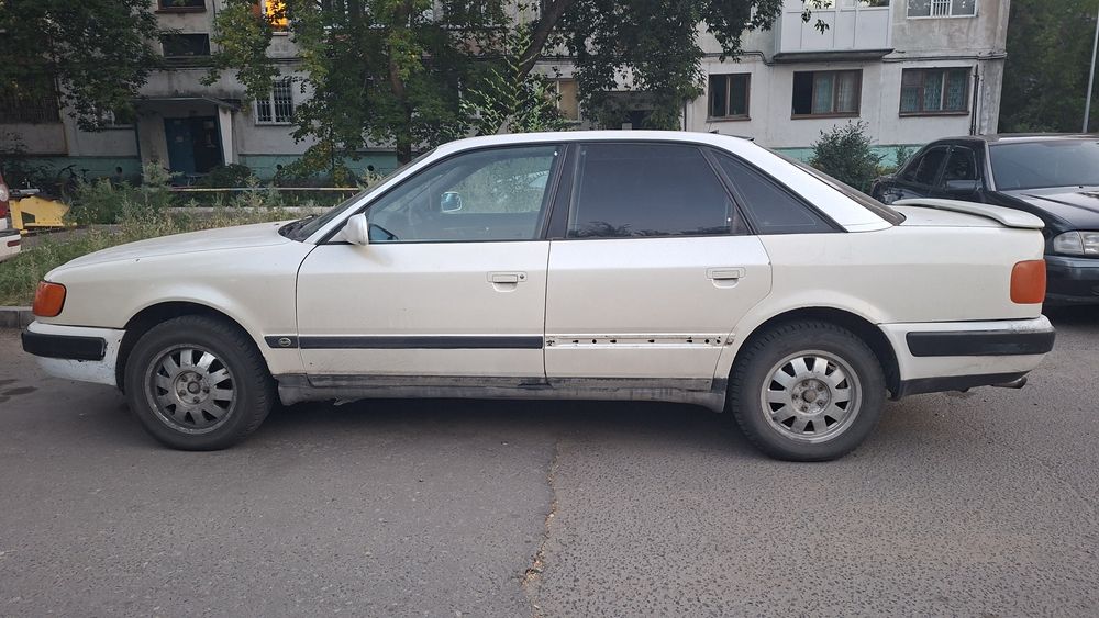 Продам ауди 100 с4