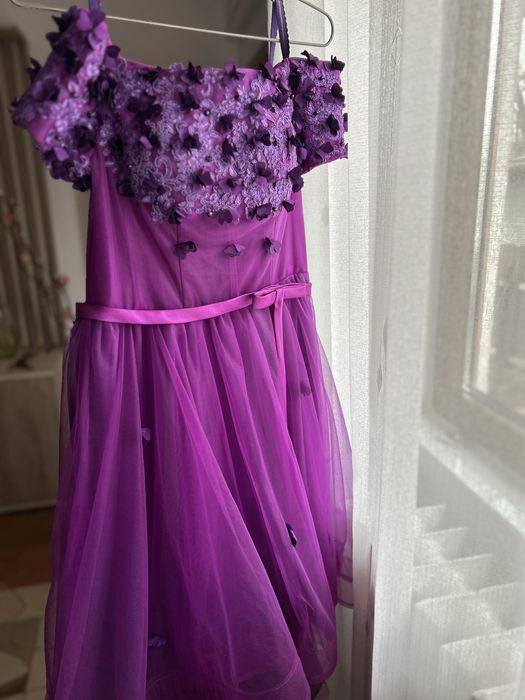 Rochie violet de banchet cu corset ajustabil