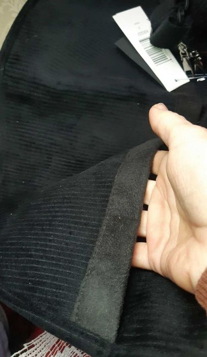 Geanta neagra din catifea raiata in stil boho/sport