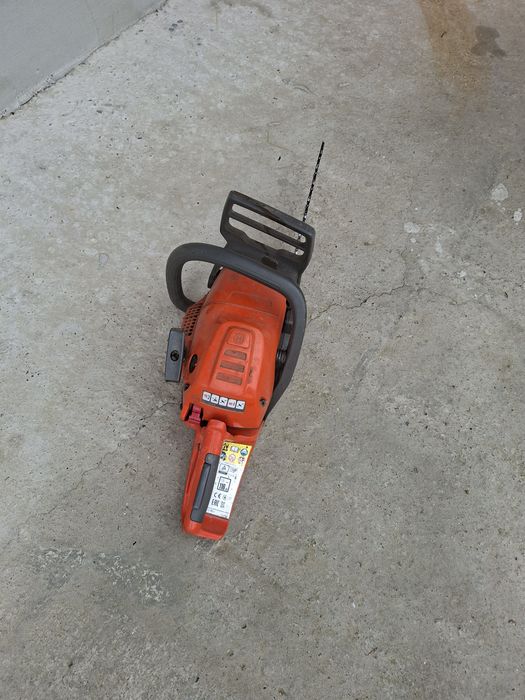 Vând husqvarna 130