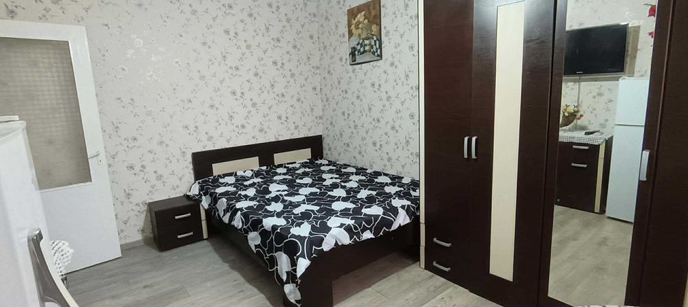 Închiriez garsonieră - zona Malu Rosu
