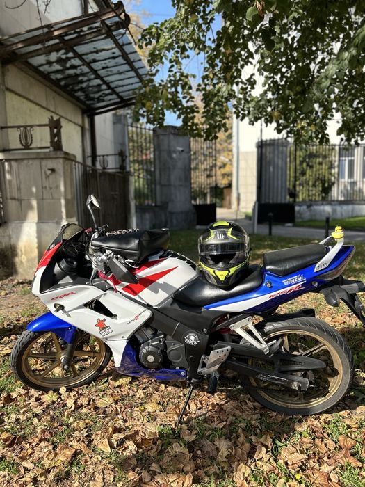 Honda cbr 125. r
