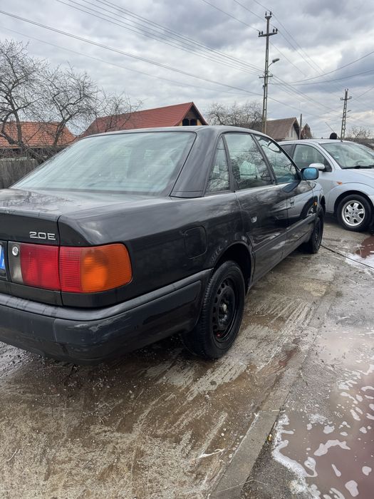 Audi 100 2,0E berlina