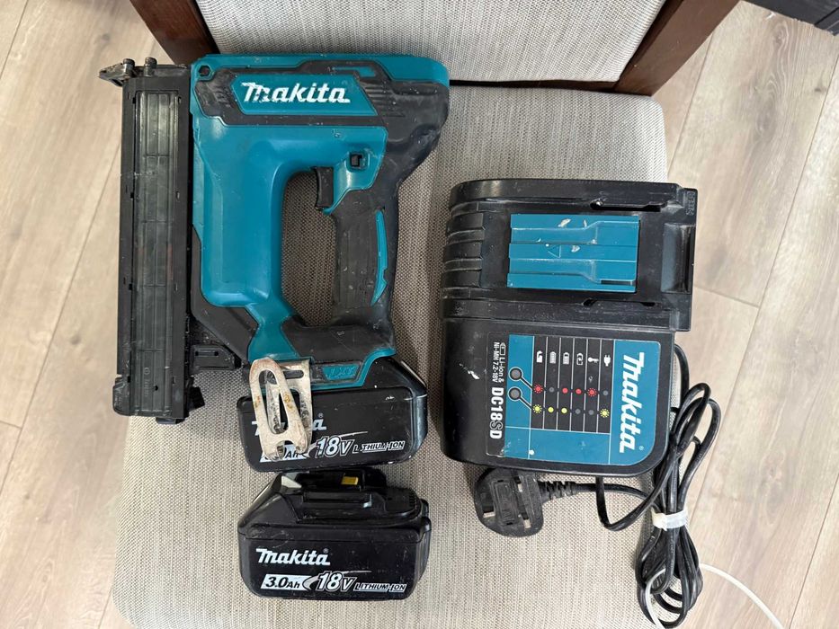 Makita DFN350 Такер