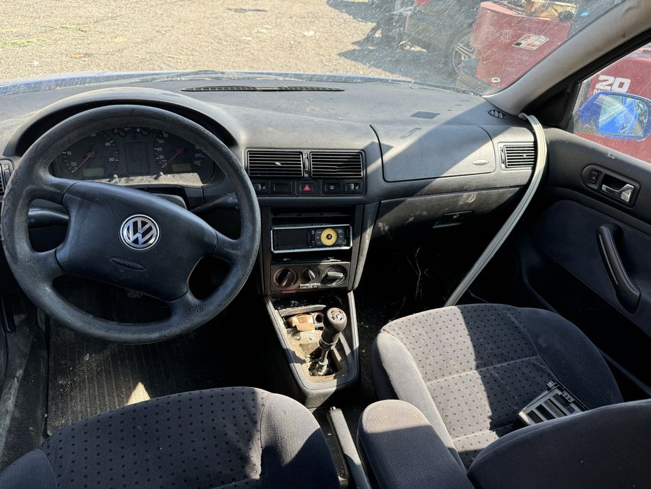 Голф 4 1.9 дизел 110 кс само на части