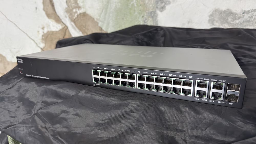 Cisco SG300-28 Gigabit switch