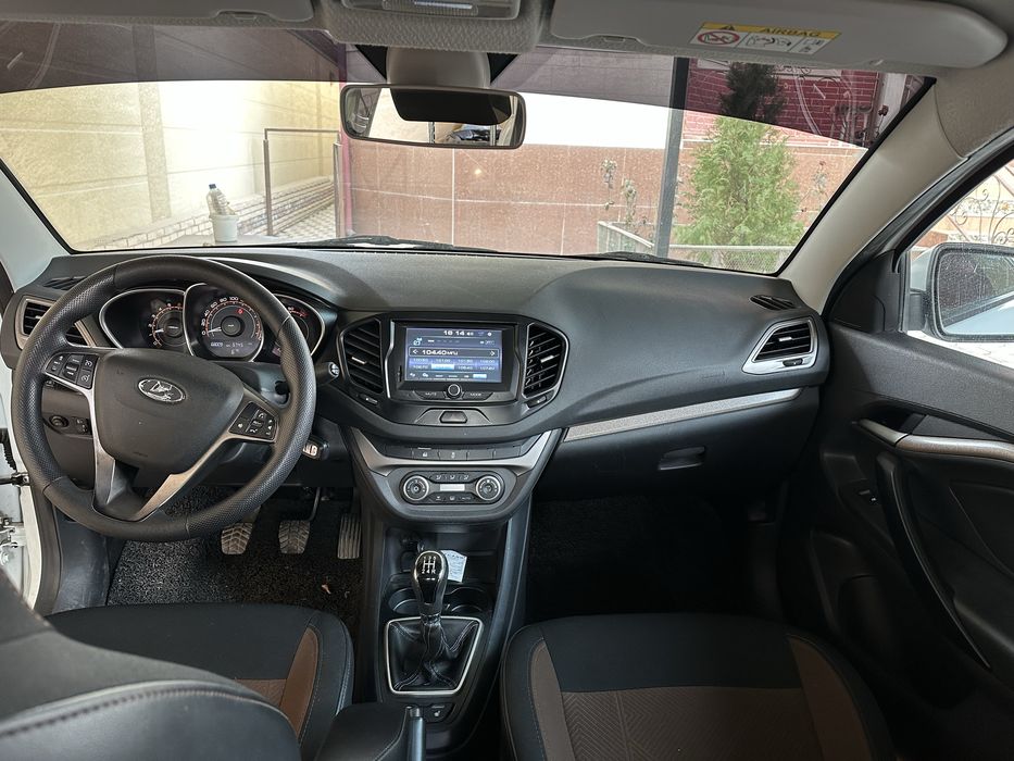 * LADA VESTA 1.8 мех 2018 год одни руки в отличном состоянии срочно!