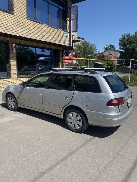 Авто Тойота калдина