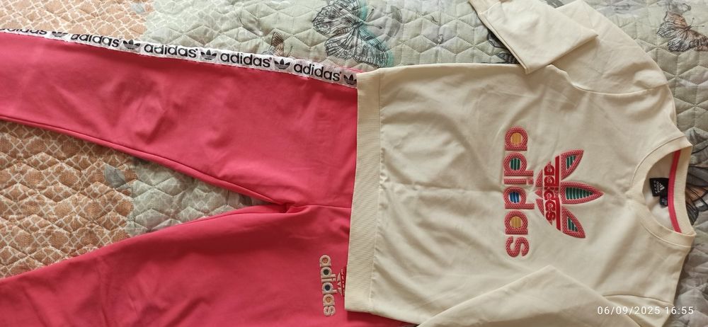 Продавам момичешки екип адидас