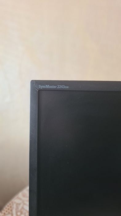 Монитор Samsung SyncMaster 2243SW