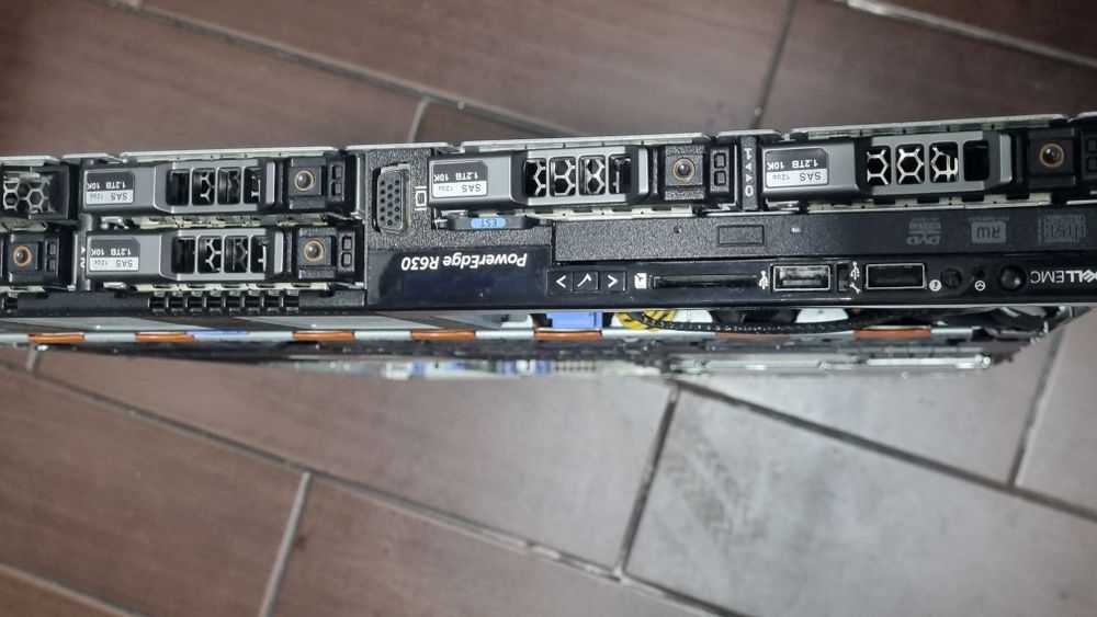 Server DELL PowerEdge R630 1U + 2x Xeon E5 2630 v4/3x 1.2TB/32GB/SSD