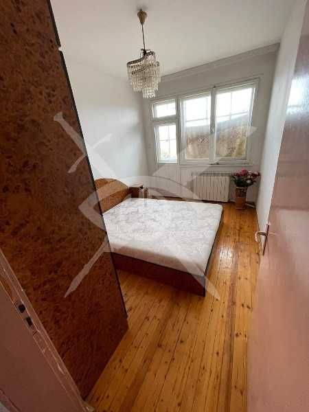 Етаж от къща в Прослав!