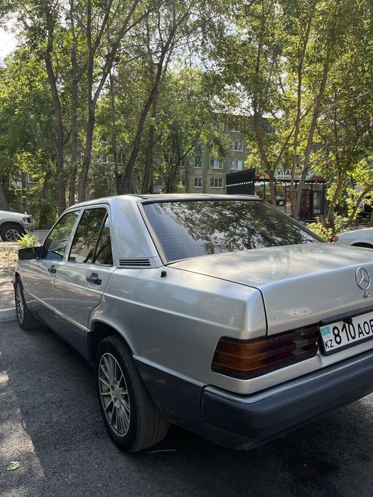 Продам мерс 190.