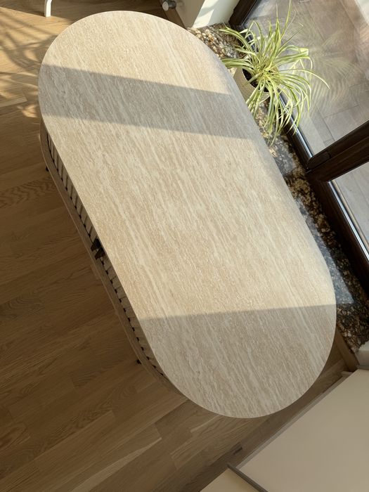 Бежова маса от Камко