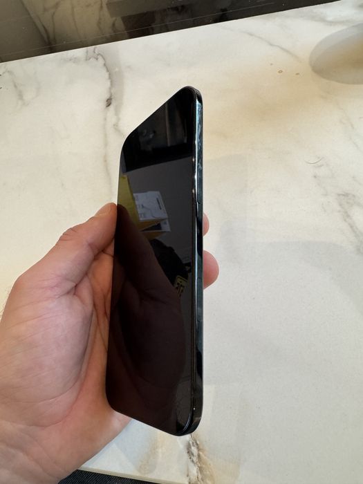 Iphone 17 AIR 256GB negru ca nou + husa