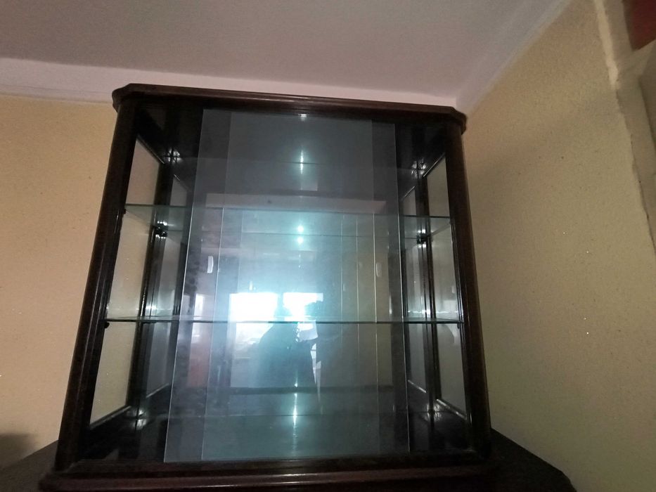 Vitrină 90 cm * 100 cm