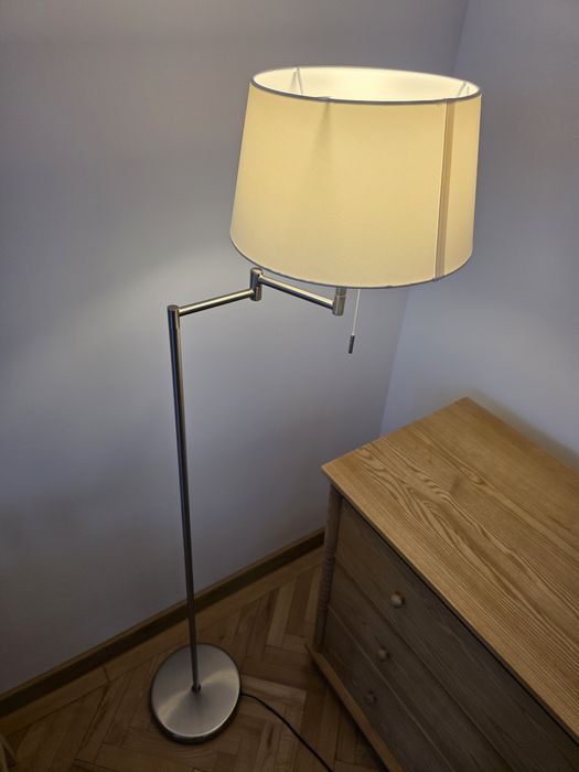 Lampadar argintiu, inox, cu abajur rotativ